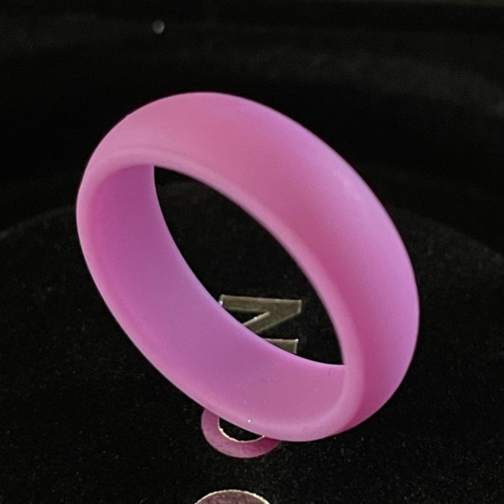 NEW Men’s Purple Lightweight Silicone Universal Ring (Multiple Sizes)